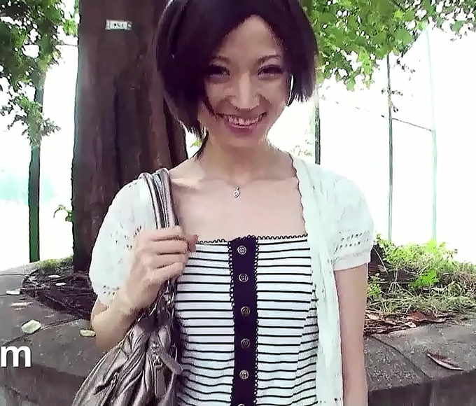 Meet the luscious Japanese teen slut who can't resist sucking strangers' dicks in cars!