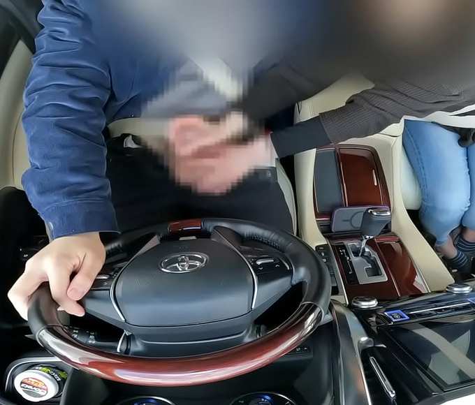 JAV Slut's Surprise Handjob Strokes Male Passenger to Climax