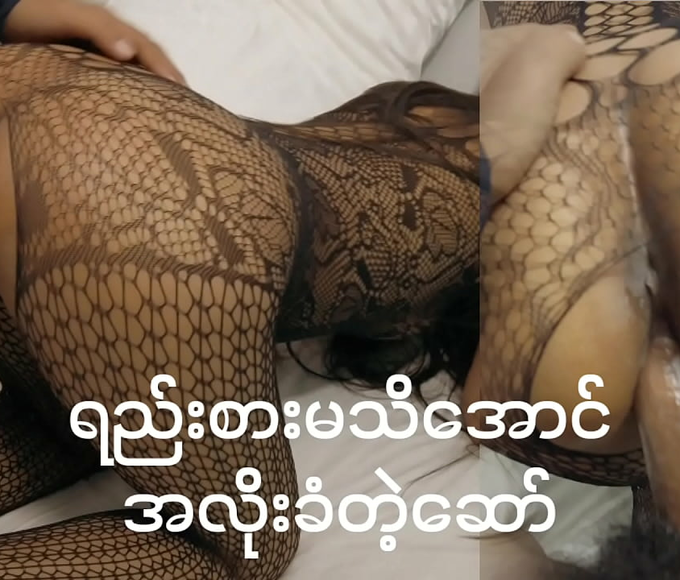 Japanese Luscious Enchantress Unveils Her Alluring MILF Curves on JAV Screen