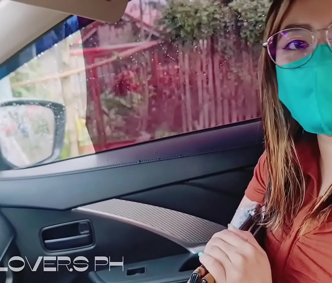 Watch as this Luscious Pinay Teases and Seduces Her Grab Driver!