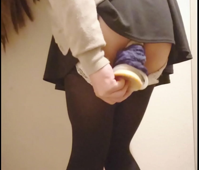 JAV Siren Exposes Herself in Public Change Room, Pleasures Herself with a Dildo