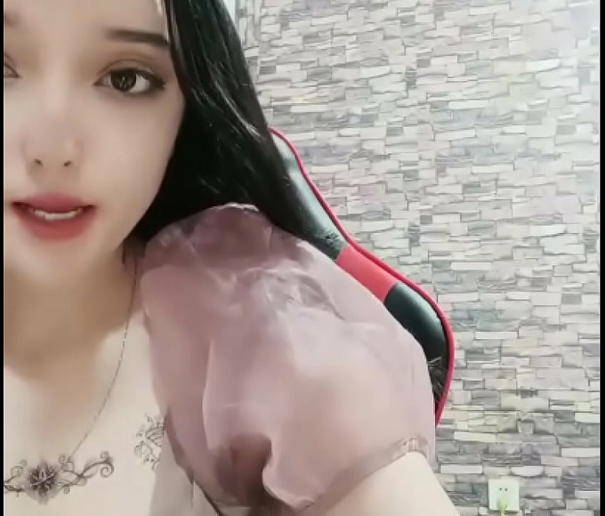 JAV Beauty ~  Xinjiang Pretty Girl Teases with Yellow Podcast