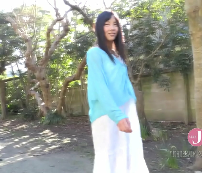 Nip Slip Alert! Cutie Heart Idol Emiri Awano's Erotic Swimsuit Malfunction In Hot Springs