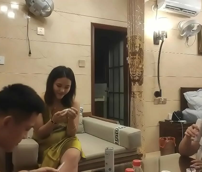 Discover The Alluring Appeal Of This Young Chinese Beauty!