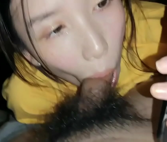Experience The Alluring Chinese Enchantress's Intimate Chat With Her Mom!