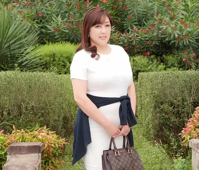 Experience The Allure Of A Mature Japanese Woman - Reiko Iwai's First Jav Shoot