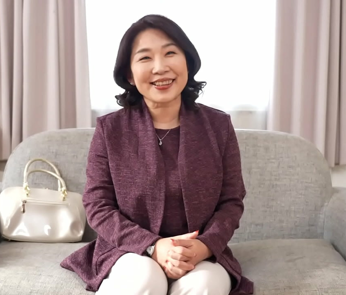 Experience The Fabulous Life Of 50-Year-Old Sakura Motoya In This Documentary!